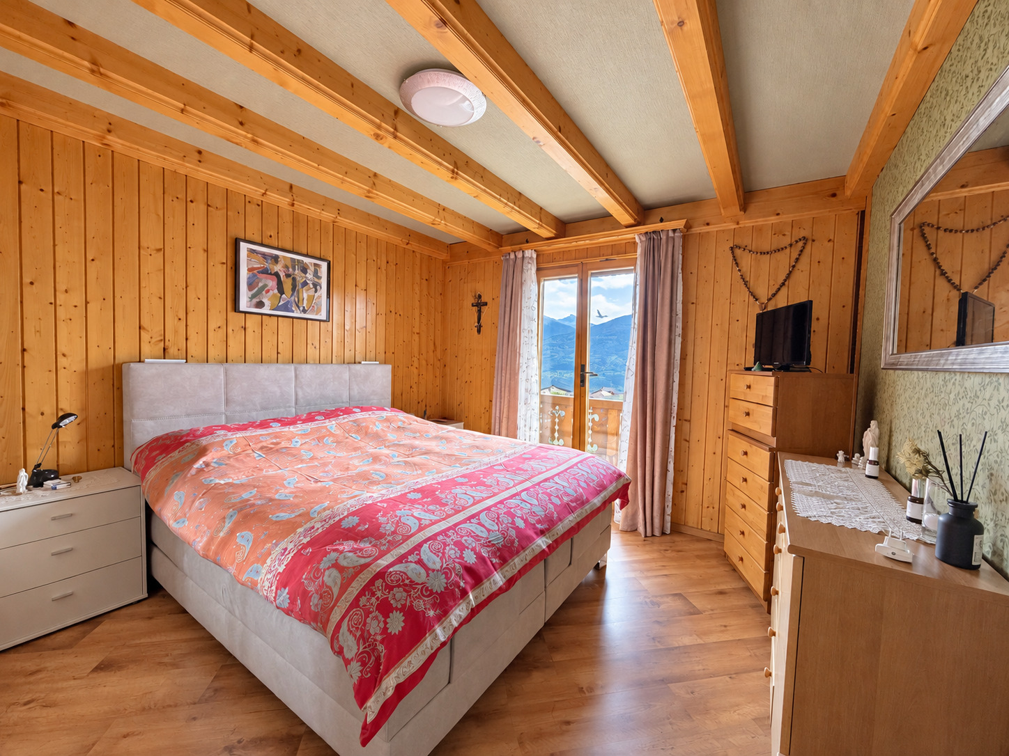 Interior view 5