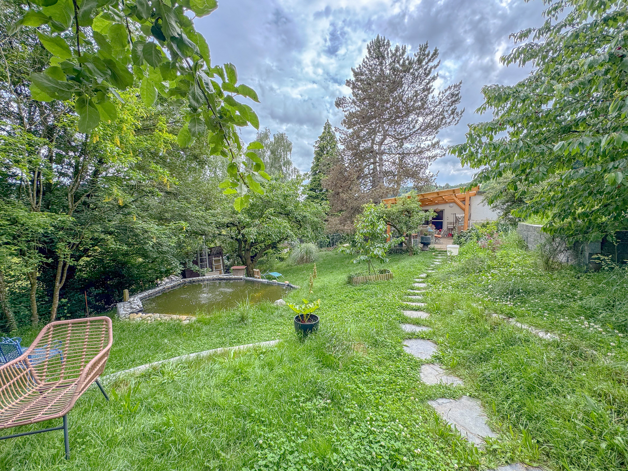 Magnifique jardin avec étang