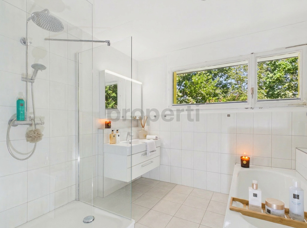 Image 7 Image 7