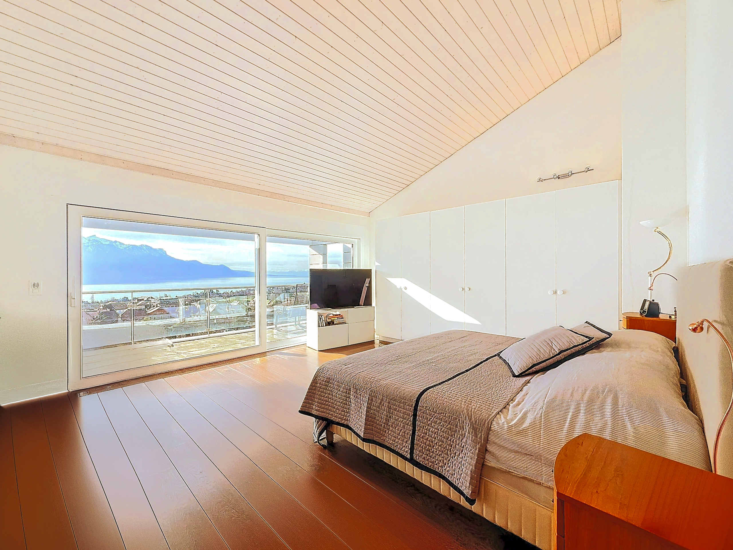 Interior view 5