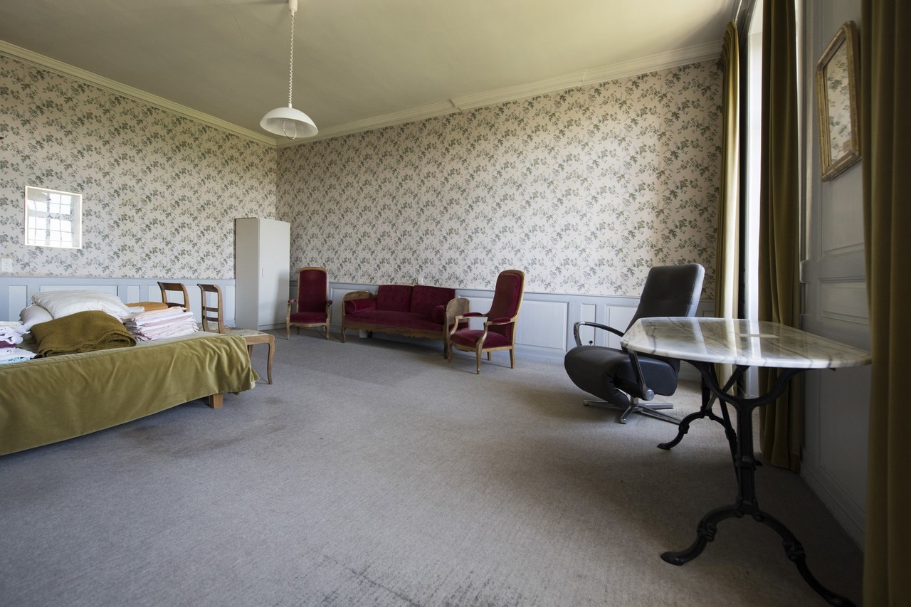 Chambre d'env. 32 m2 au 1er étage Chambre d'env. 32 m2 au 1er étage