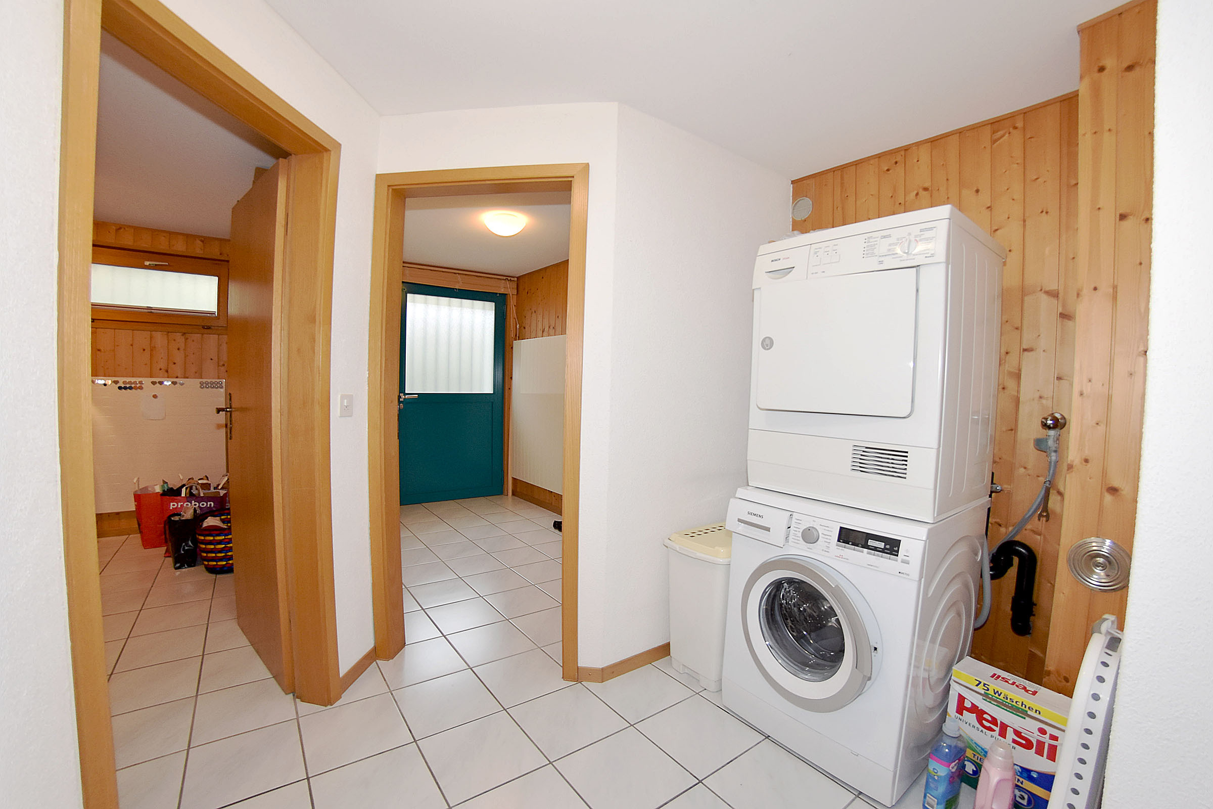 Vorplatz UG mit WM/TU Vorplatz UG mit WM/TU