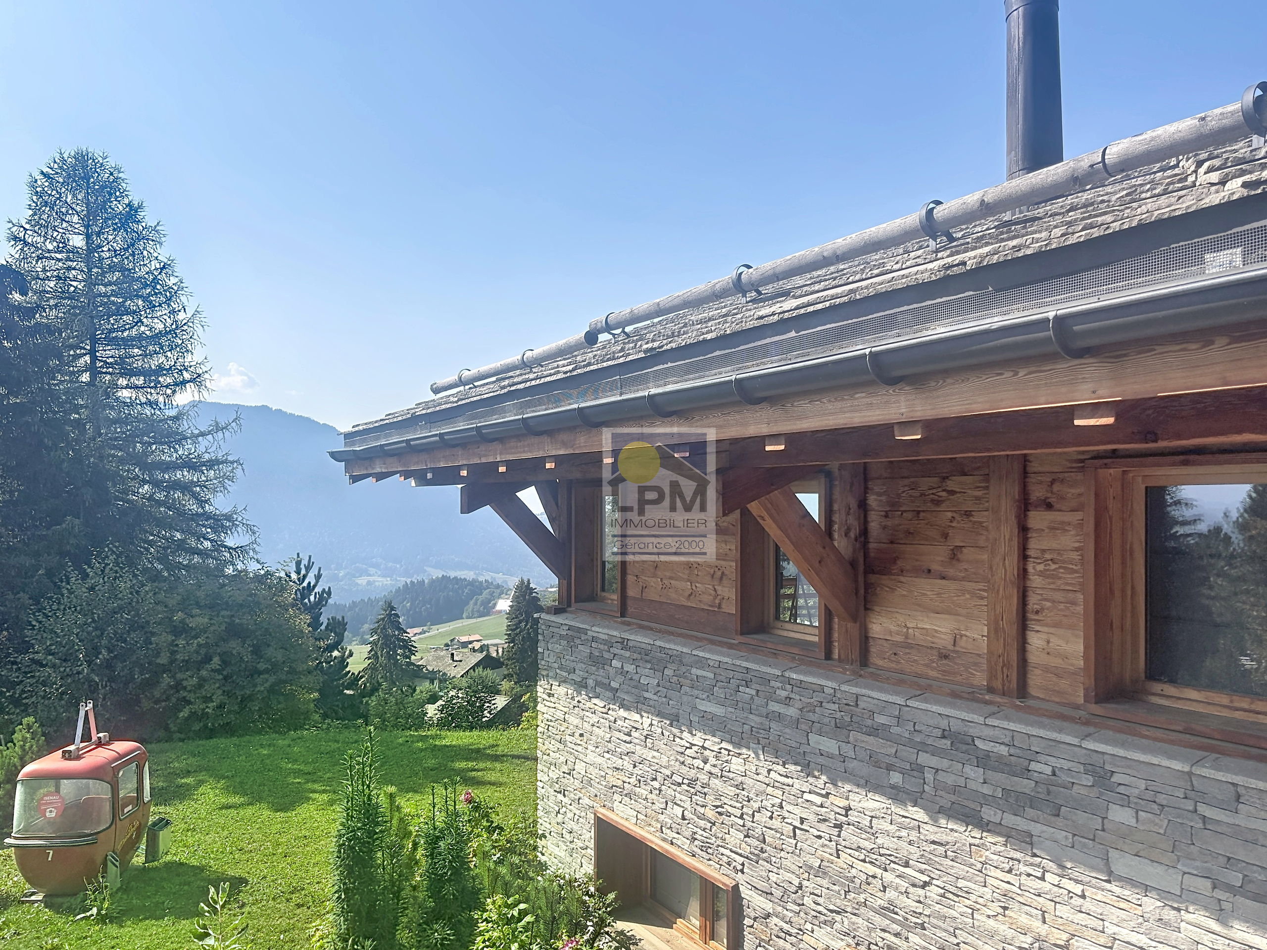 Exterior view 4