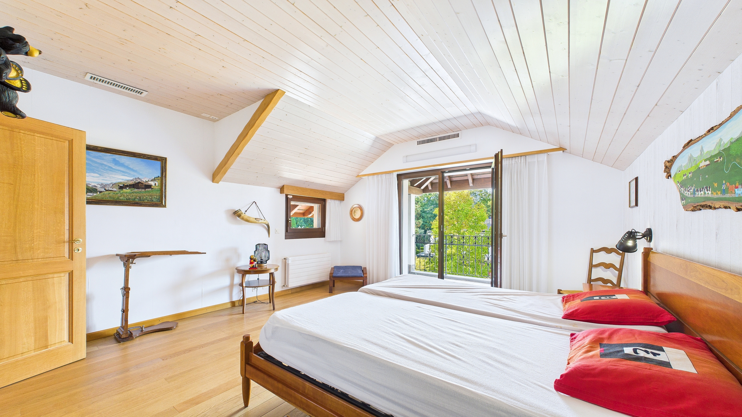 Interior view 3