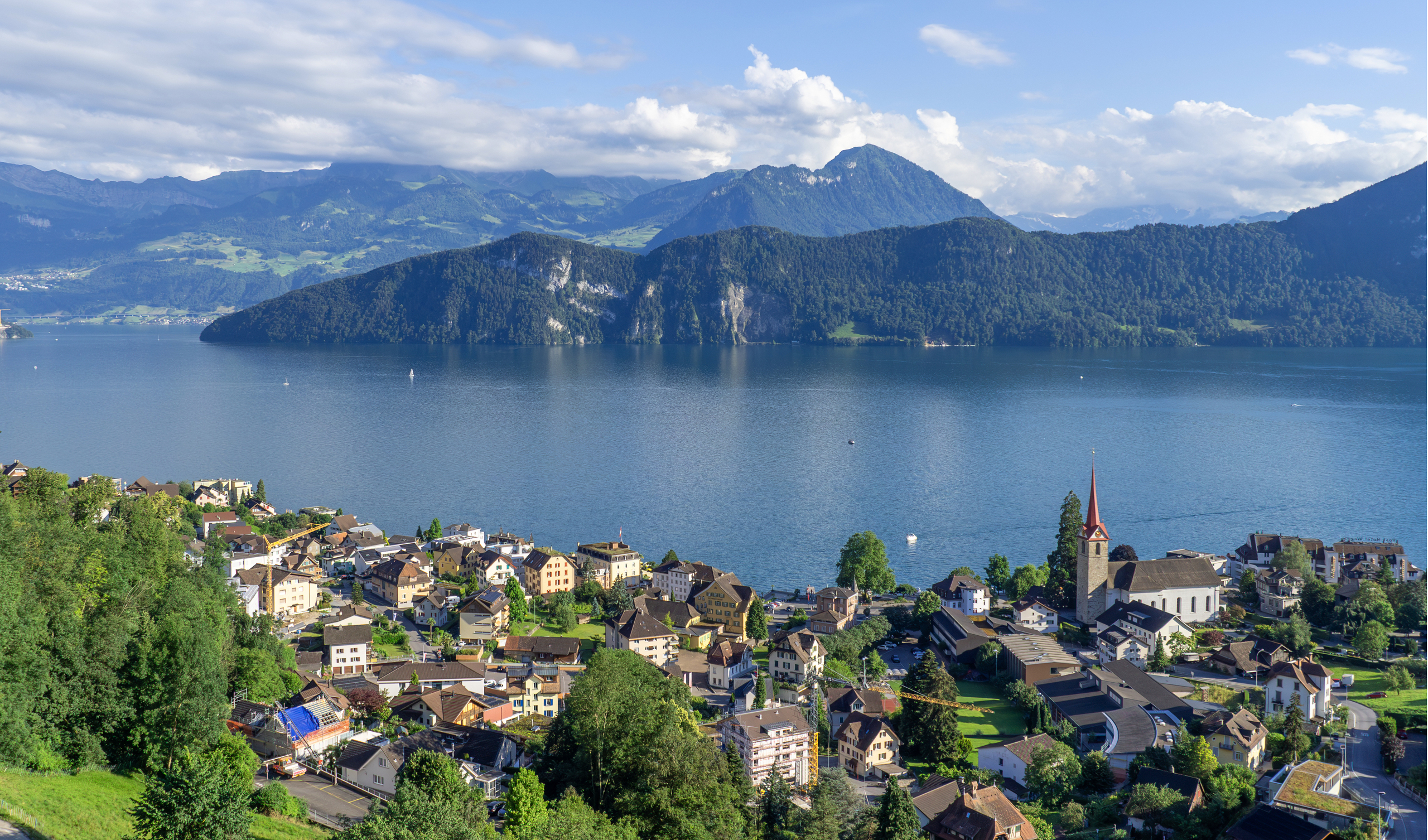 Die traumhafte Aussicht auf den Vierwaldstättersee und das Dorf Weggis wird Sie jeden Tag aufs Neue begeistern.