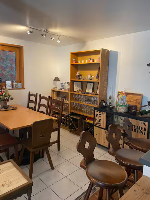 Interior view 4