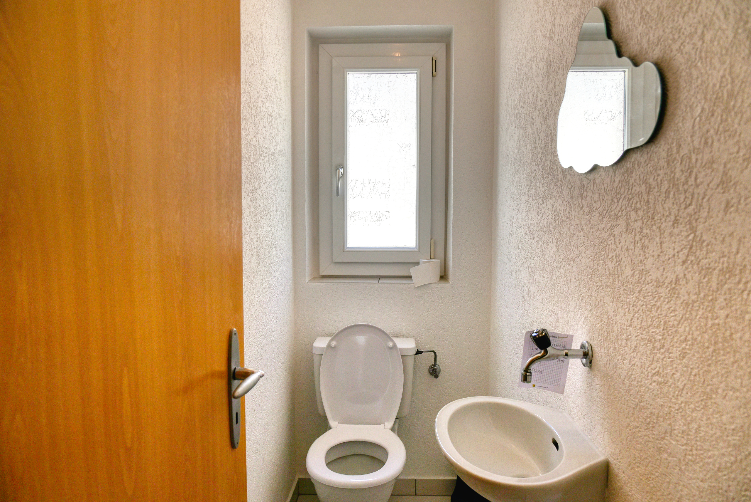 Appartement Noës - WC visiteurs Appartement Noës - WC visiteurs