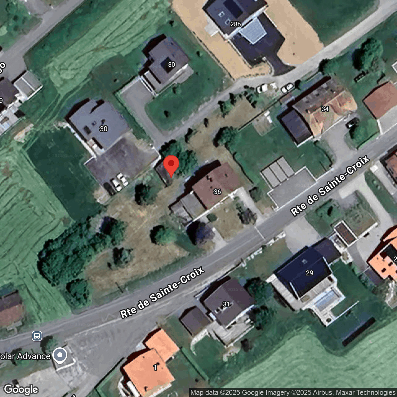 Derrière l'immeuble de Ste-Croix 36  Derrière l'immeuble de Ste-Croix 36