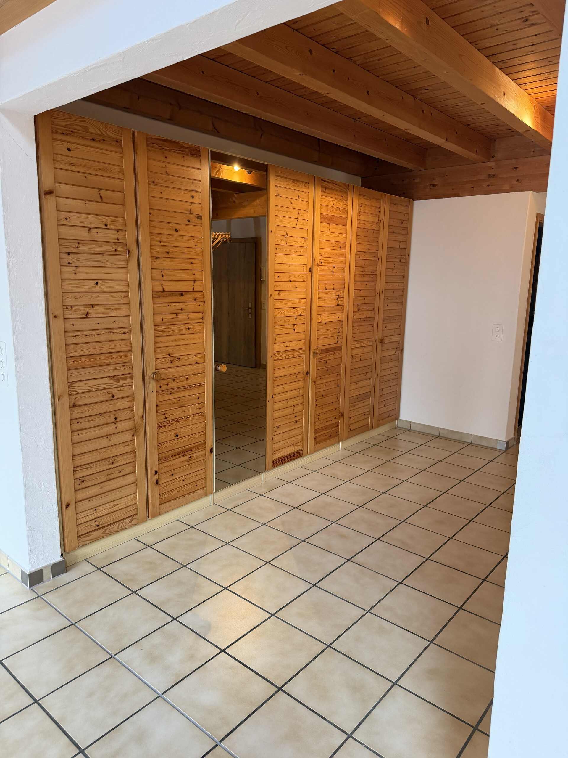 Interior view 4