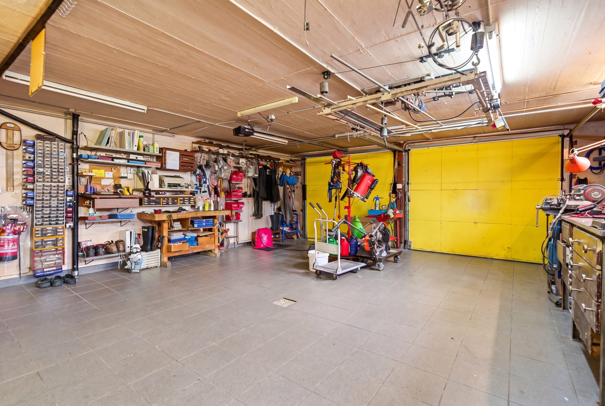 Interior view 29
