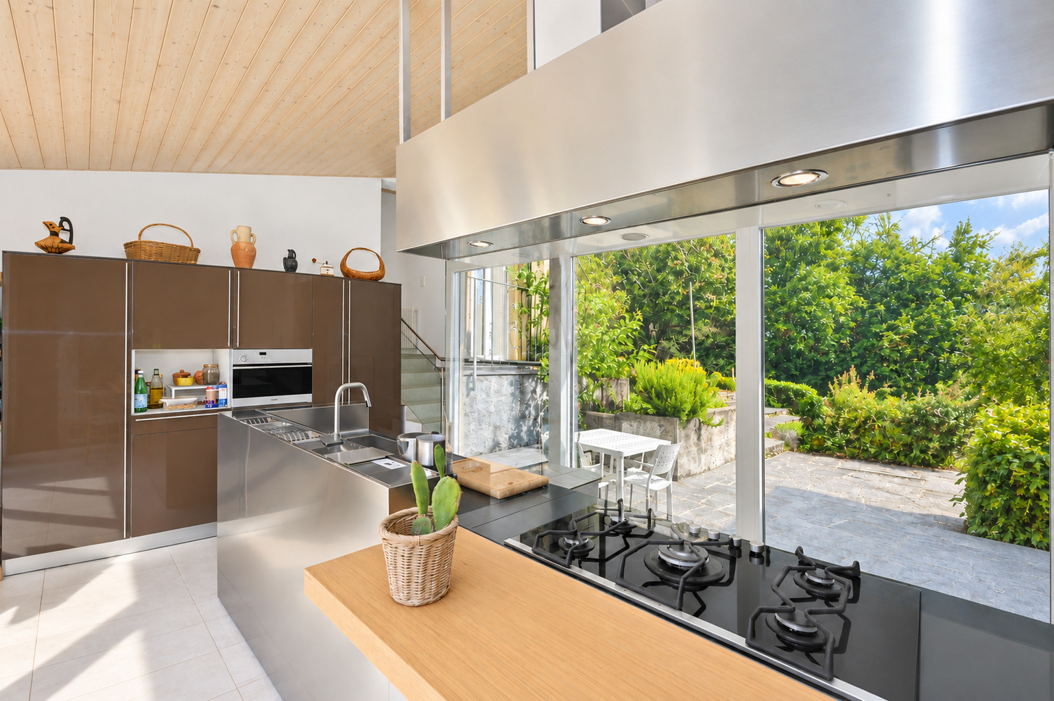Interior view 7