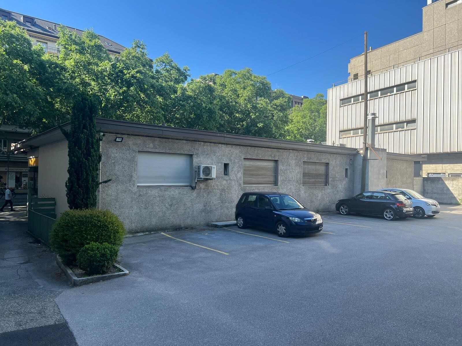 Exterior view 2
