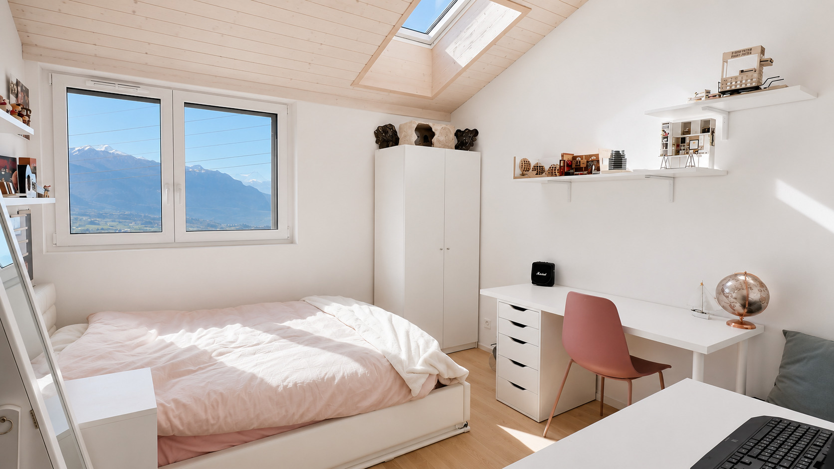 Interior view 7