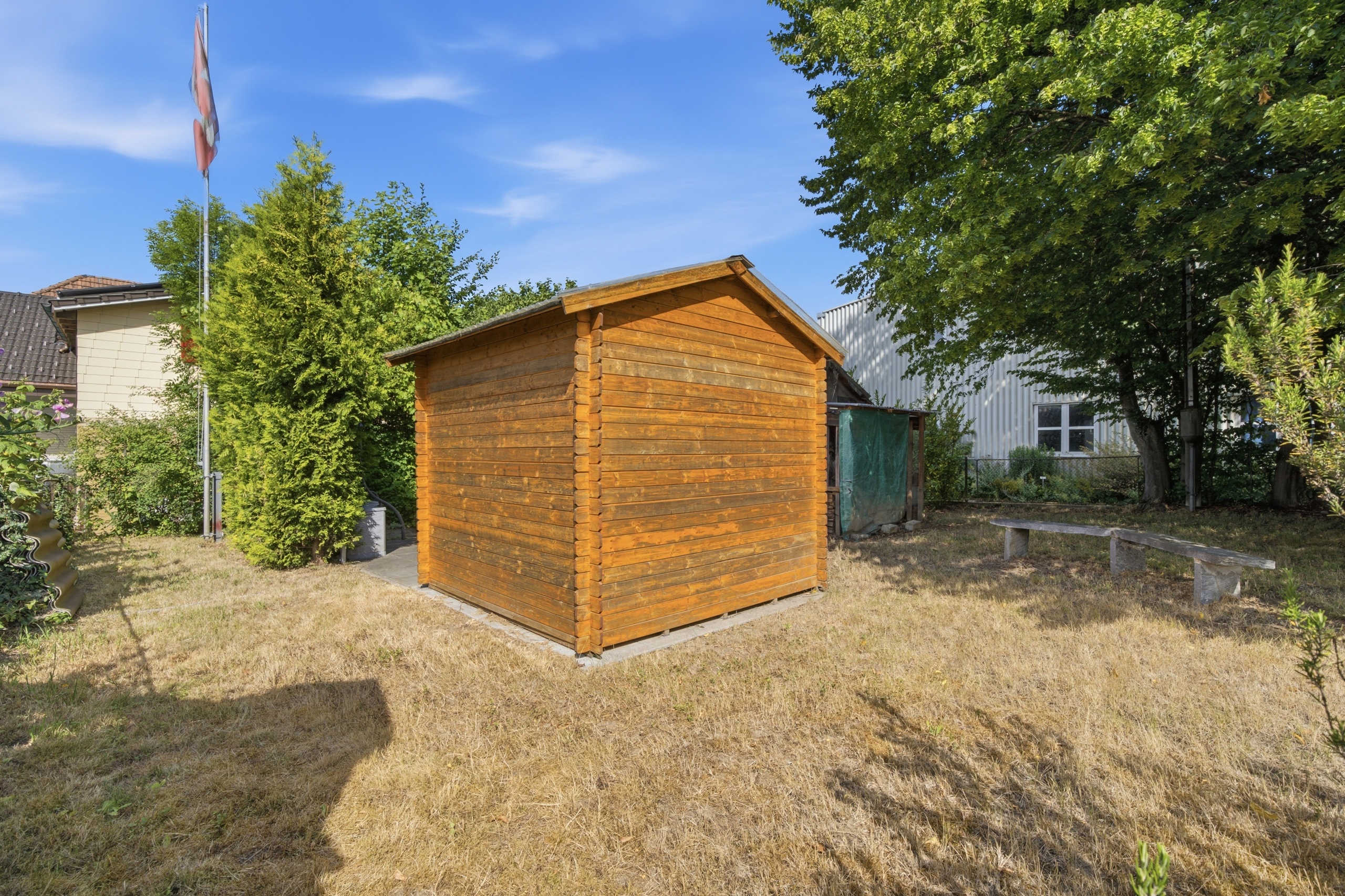 Exterior view 5