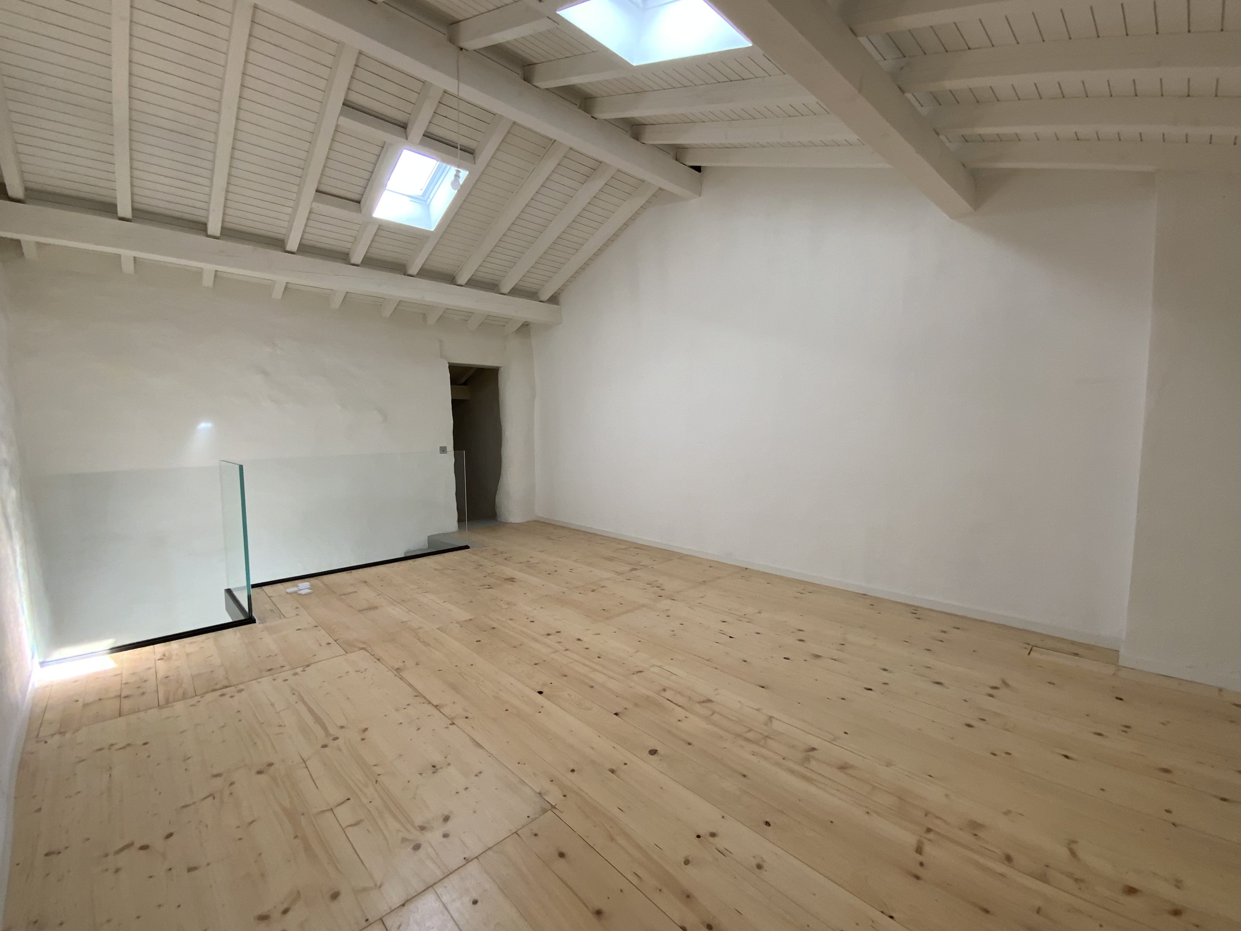 Dépendance 1er étage atelier Dépendance 1er étage atelier