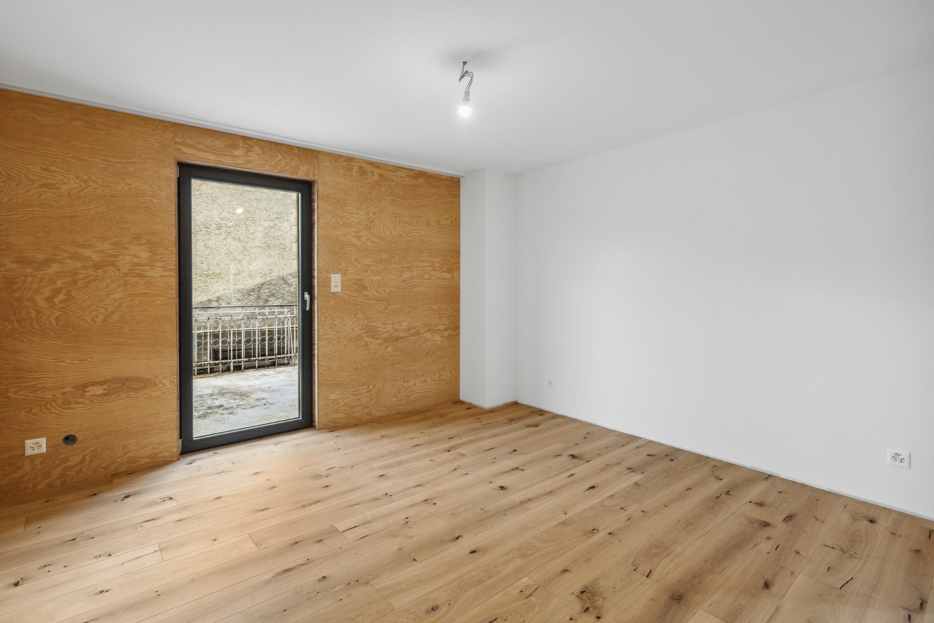 Schlafzimmer II mit Zugang zur großen Terrasse