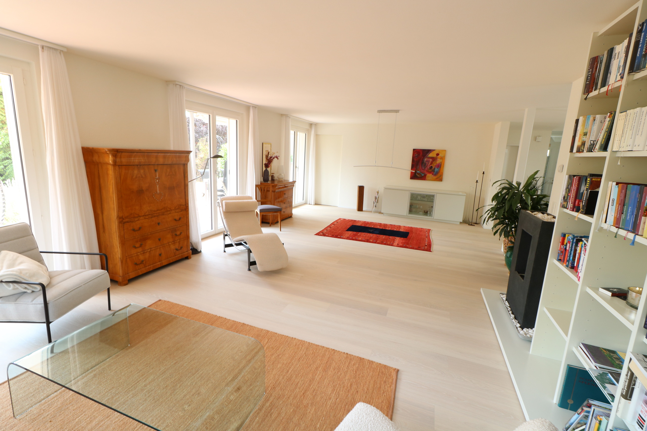 Interior view 3