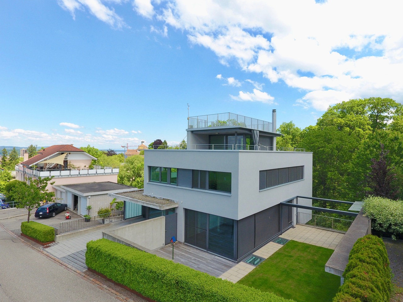 Tolle Lage am Waldrand und am Bach gelegen.