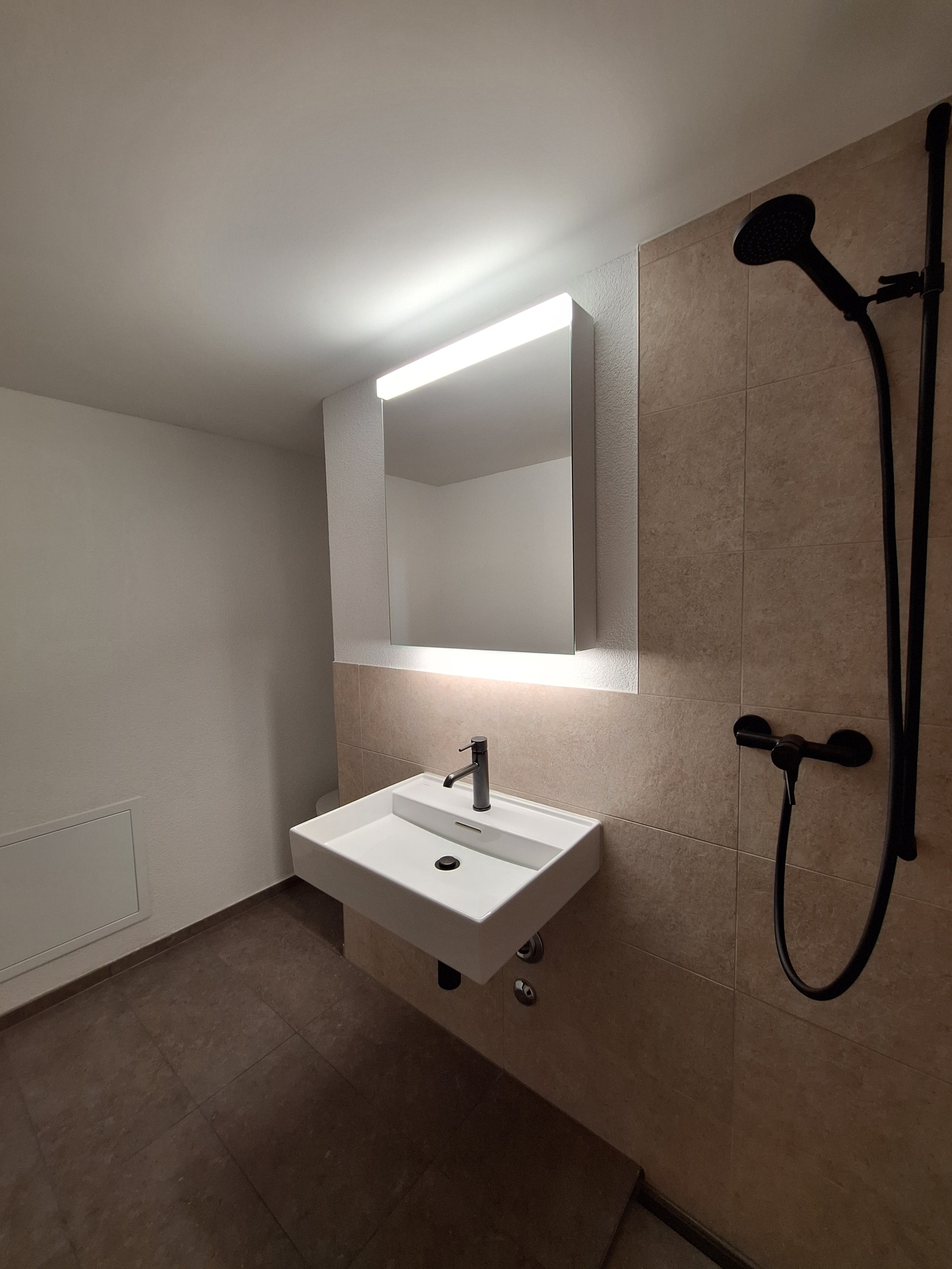 Bad mit Dusche Bad mit Dusche