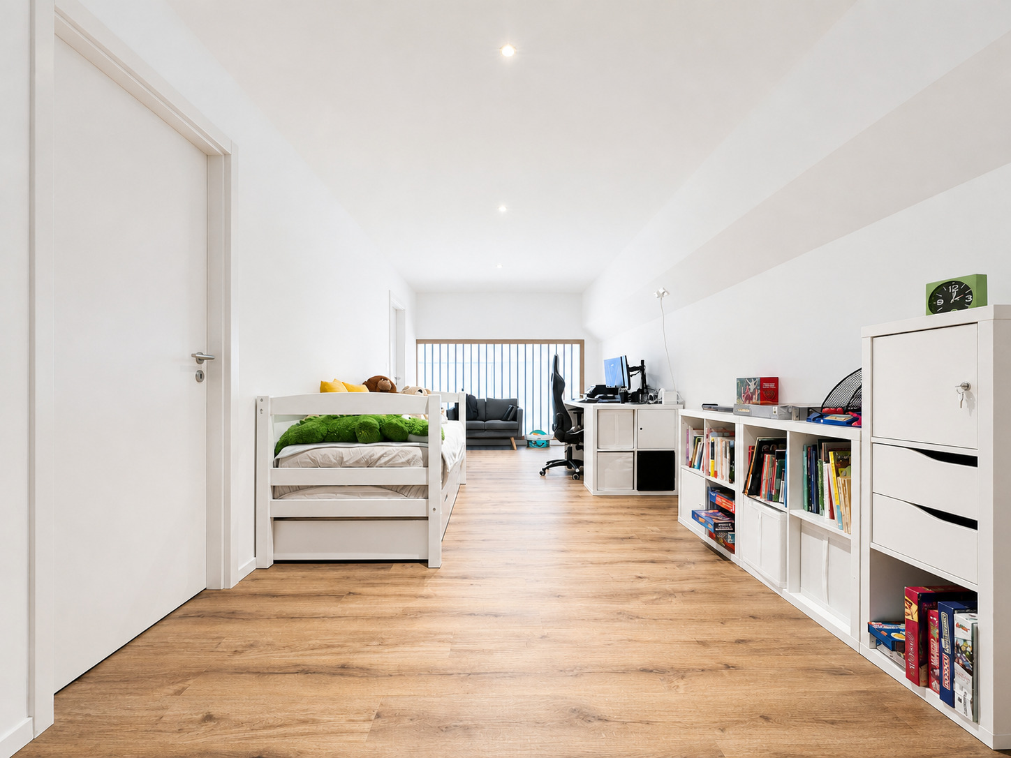 Interior view 7