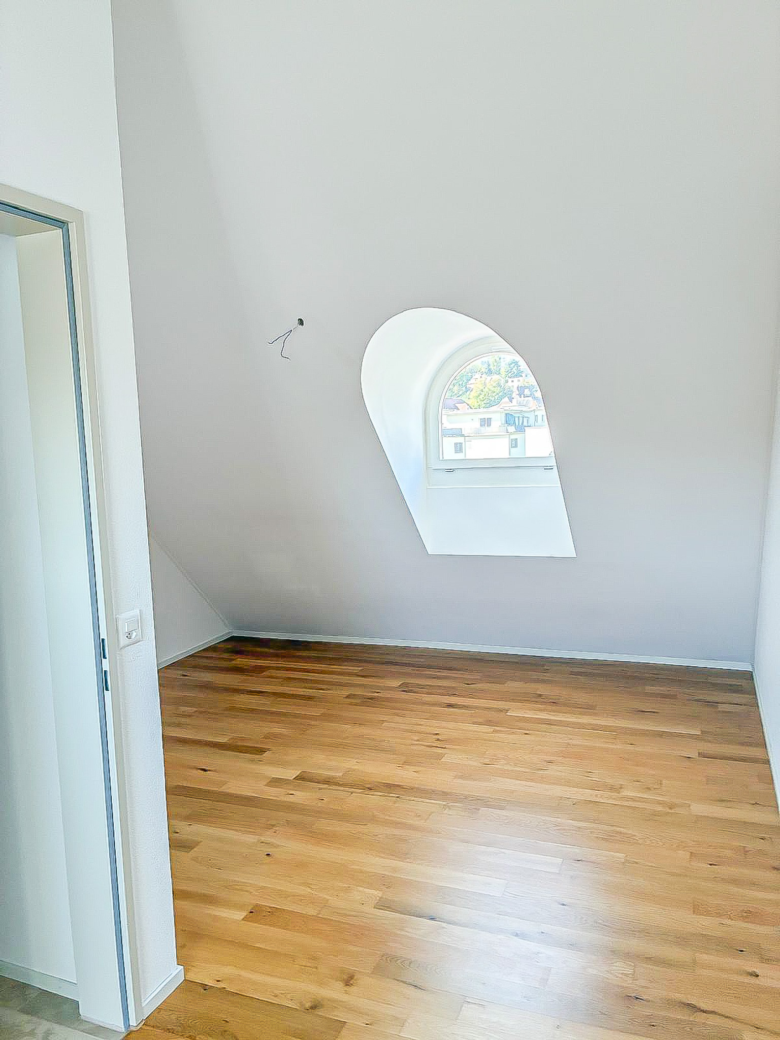 Zimmer im DG (Virtuelles Home Staging) Zimmer im DG (Virtuelles Home Staging)