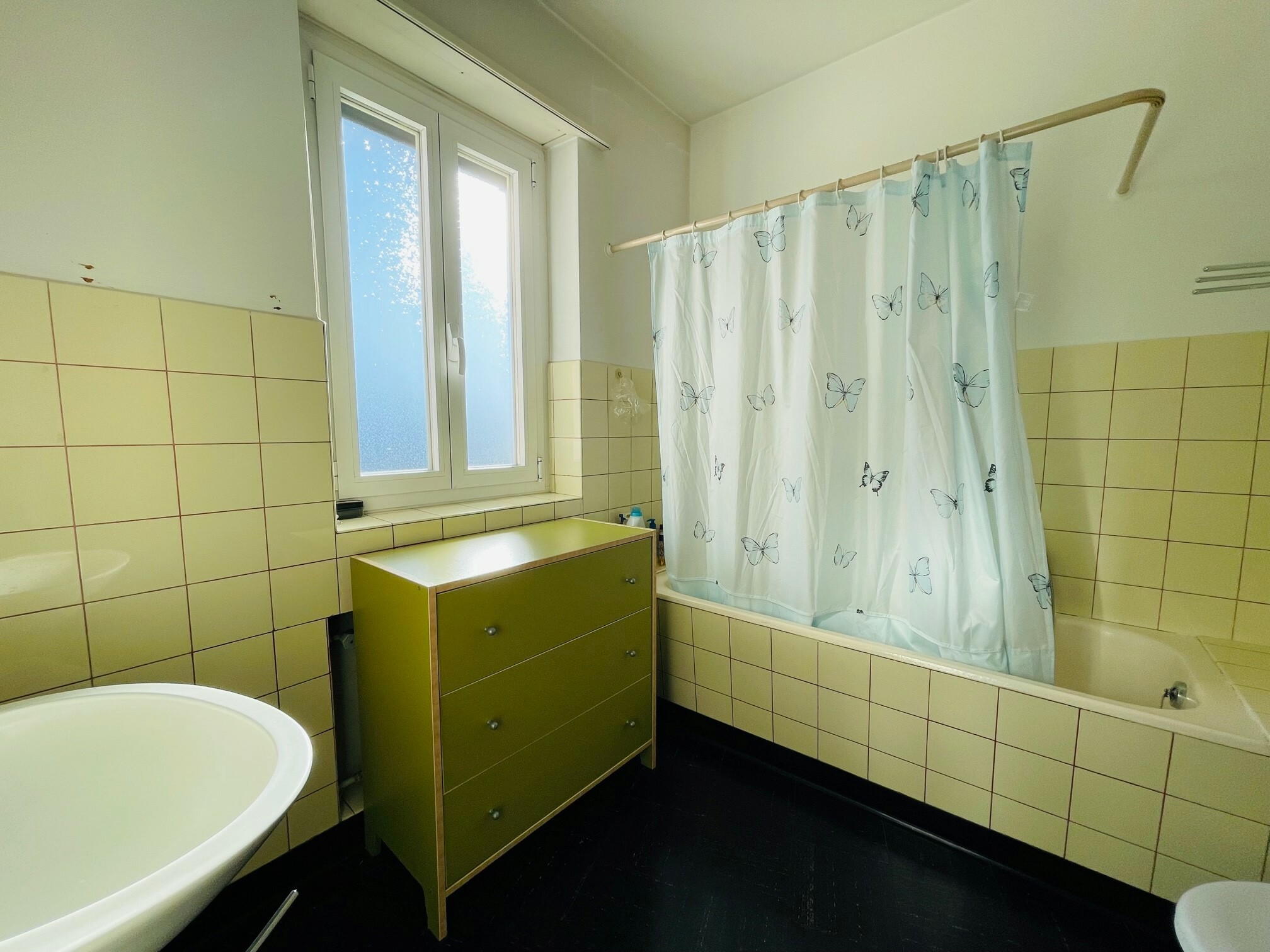 3.OG 3-Zimmer Wohnung Via Gottardo 52 Badezimmer 3.OG 3-Zimmer Wohnung Via Gottardo 52 Badezimmer