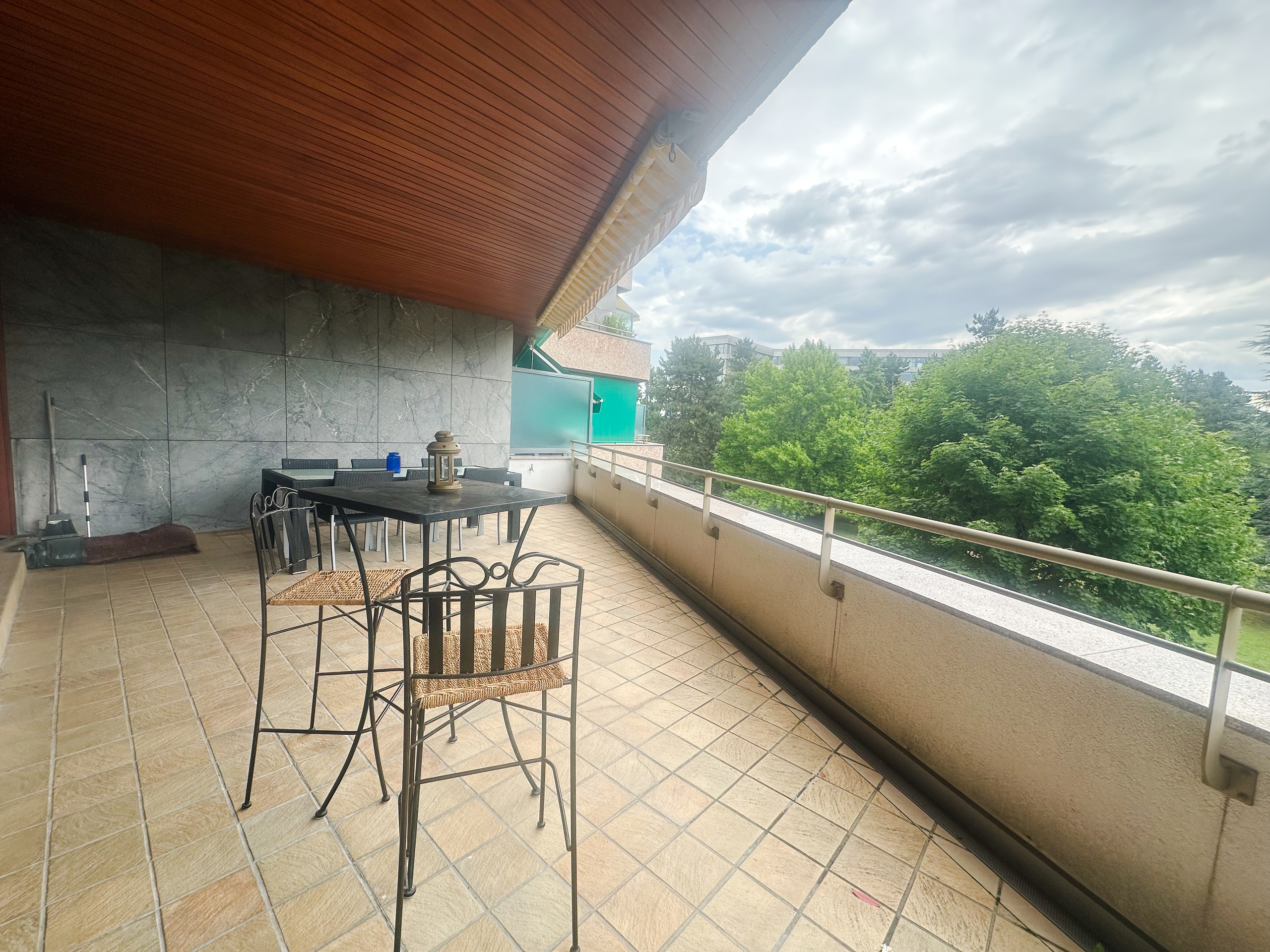 Interior view 7