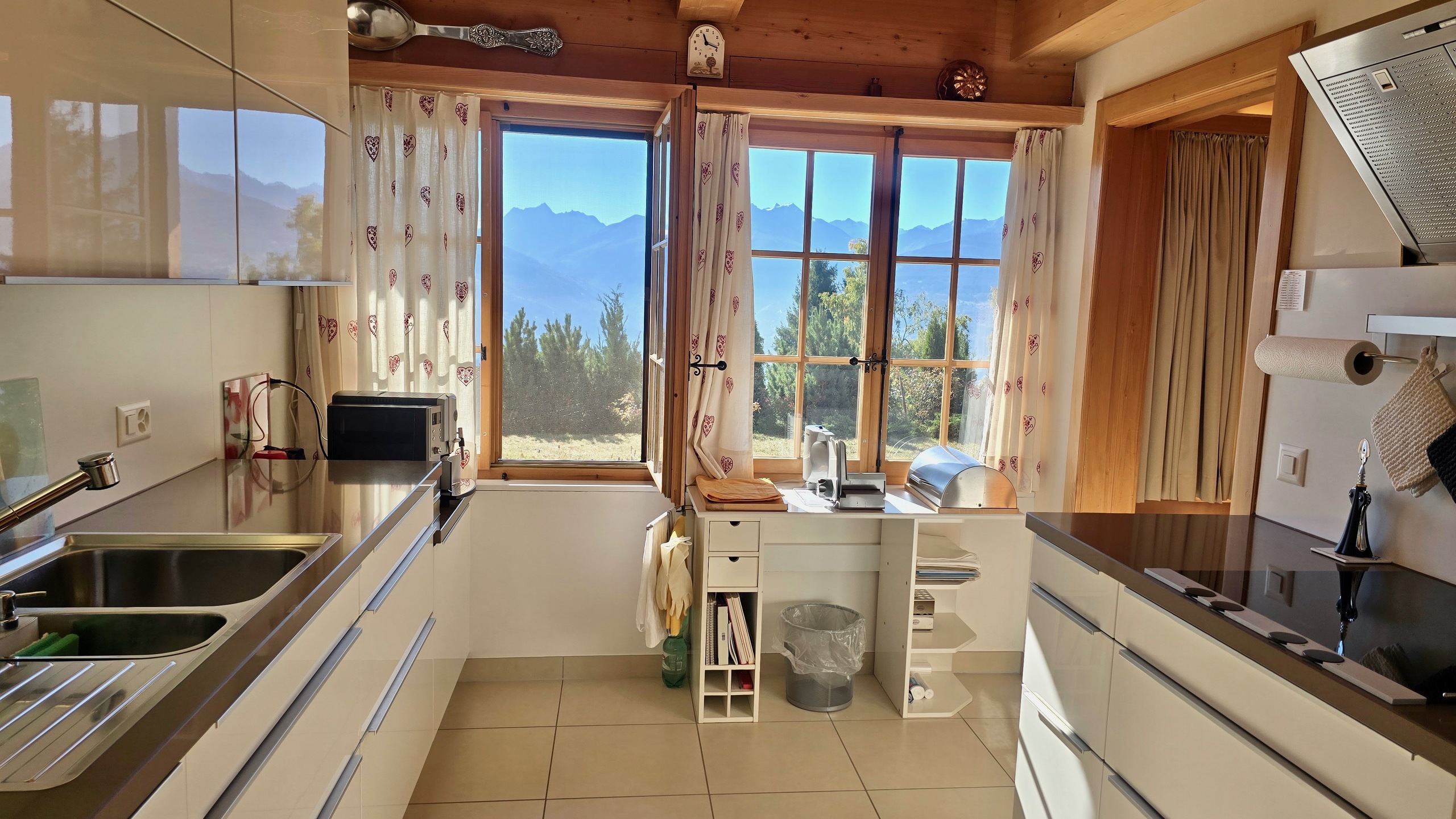 Interior view 3