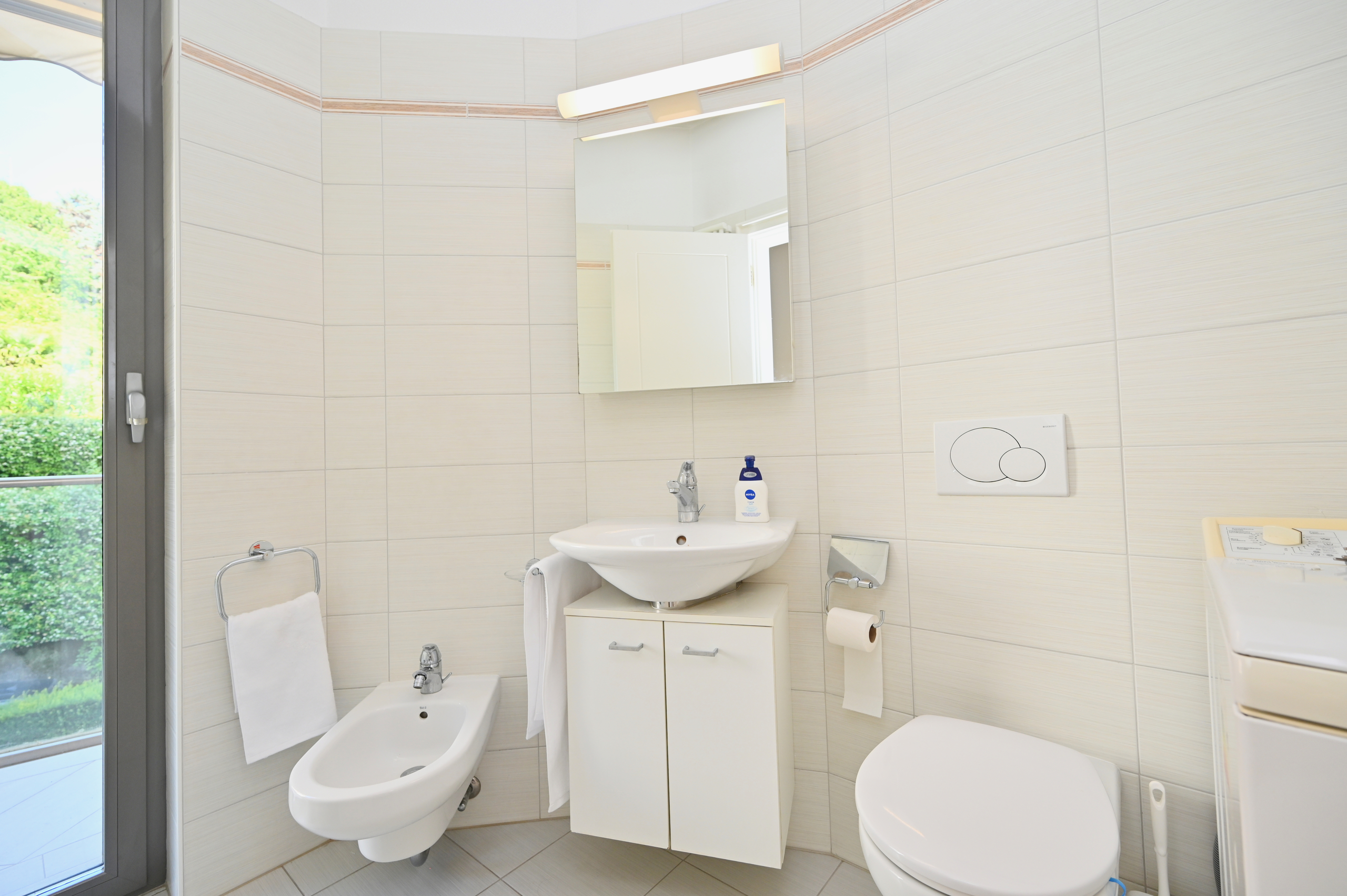 Interior view 9