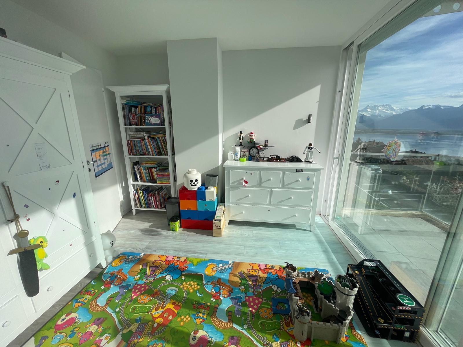 Interior view 4