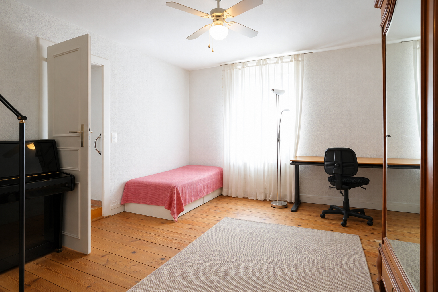 Photo 6
