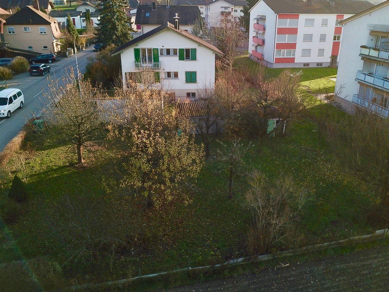 NORDANSICHT PARZELLE UND HAUS