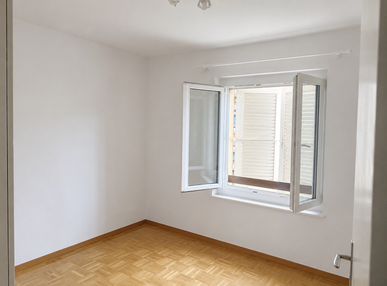 Interior view 6