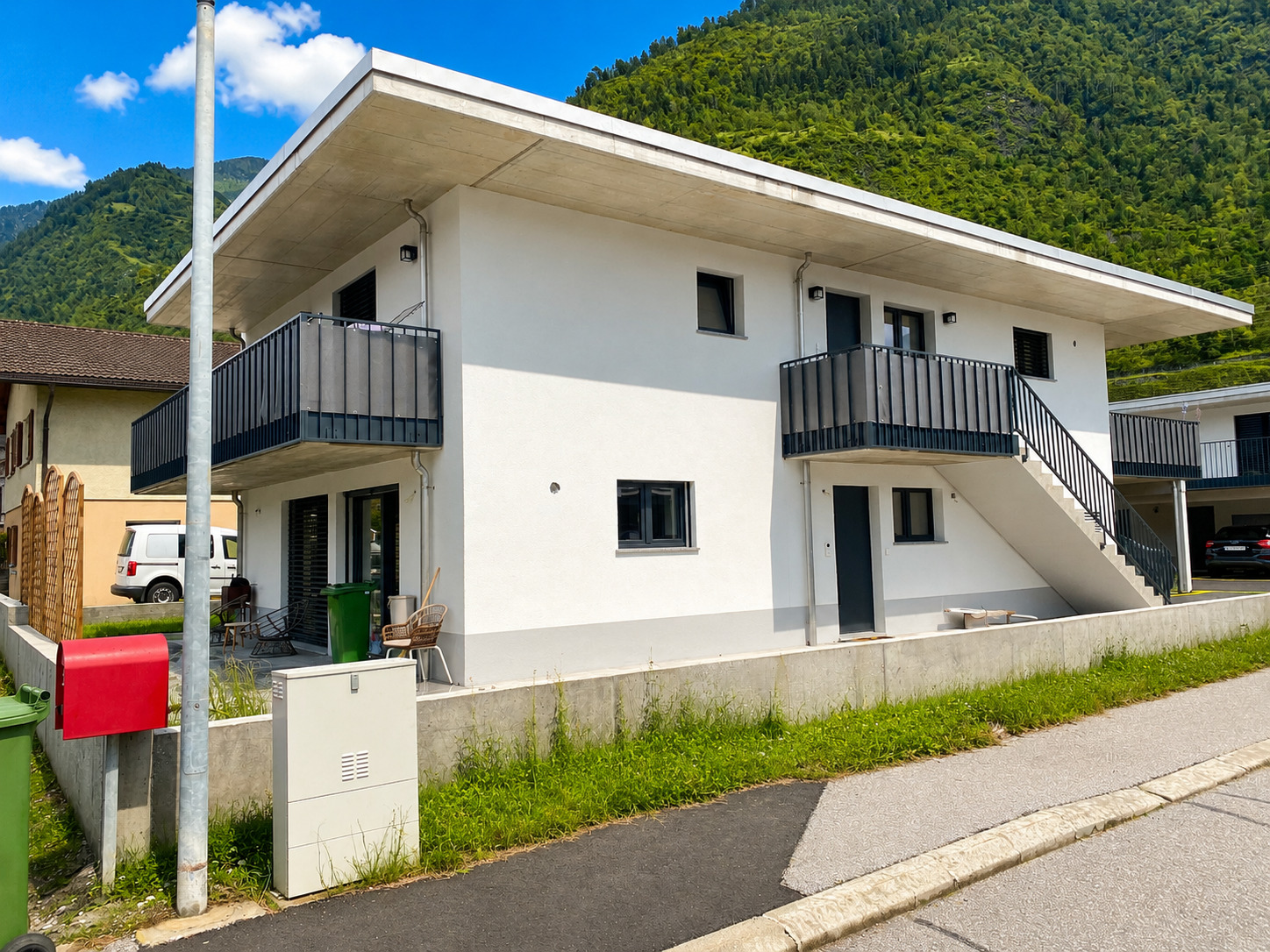 Exterior view 2