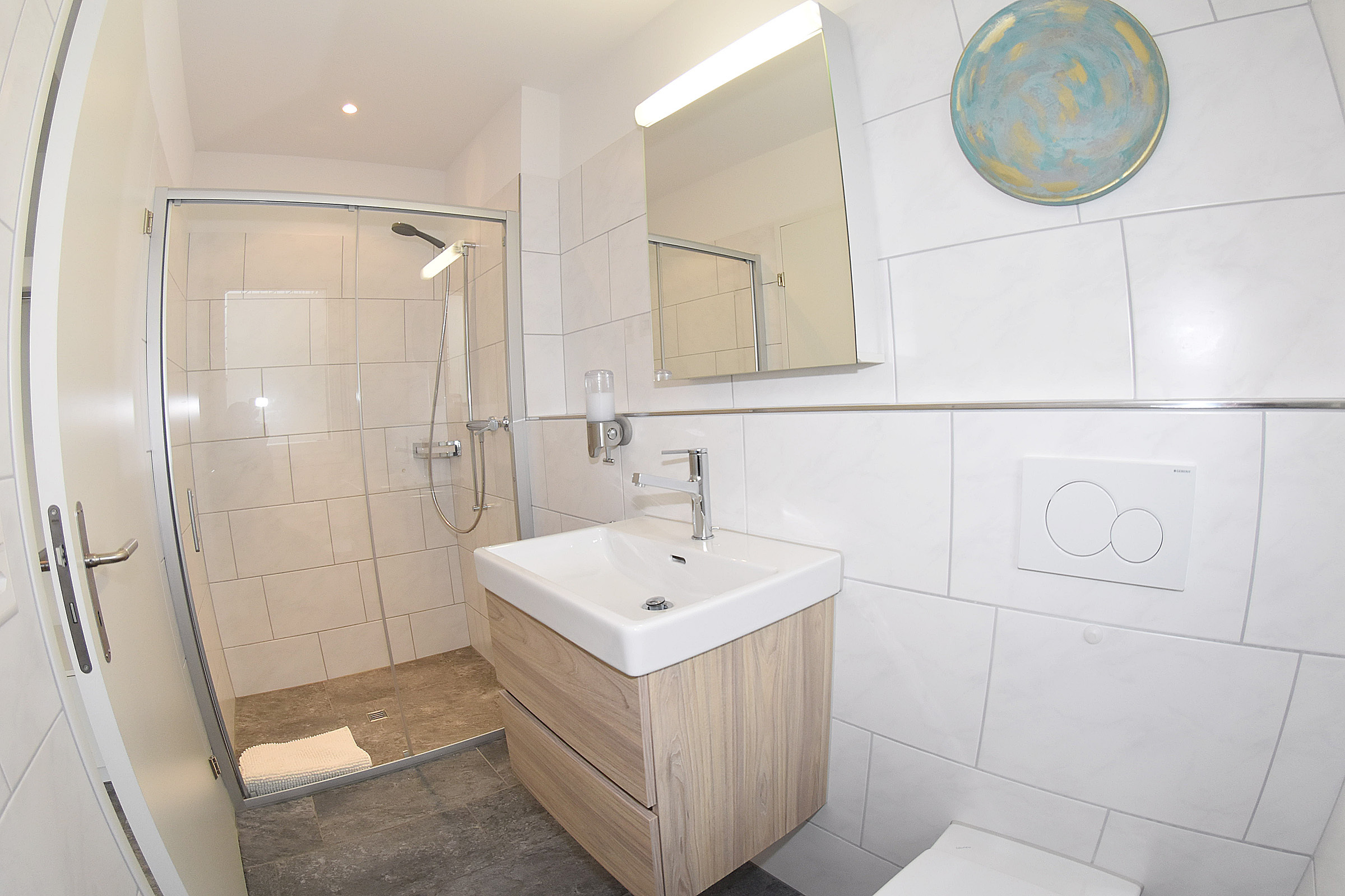 ... mit Dusche ... mit Dusche