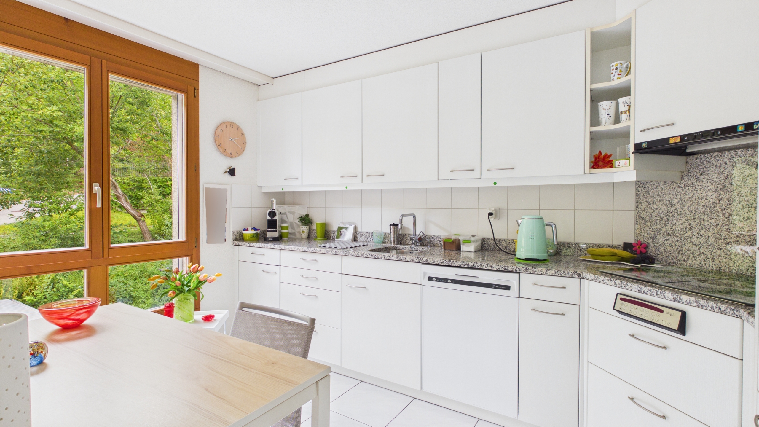 Interior view 5