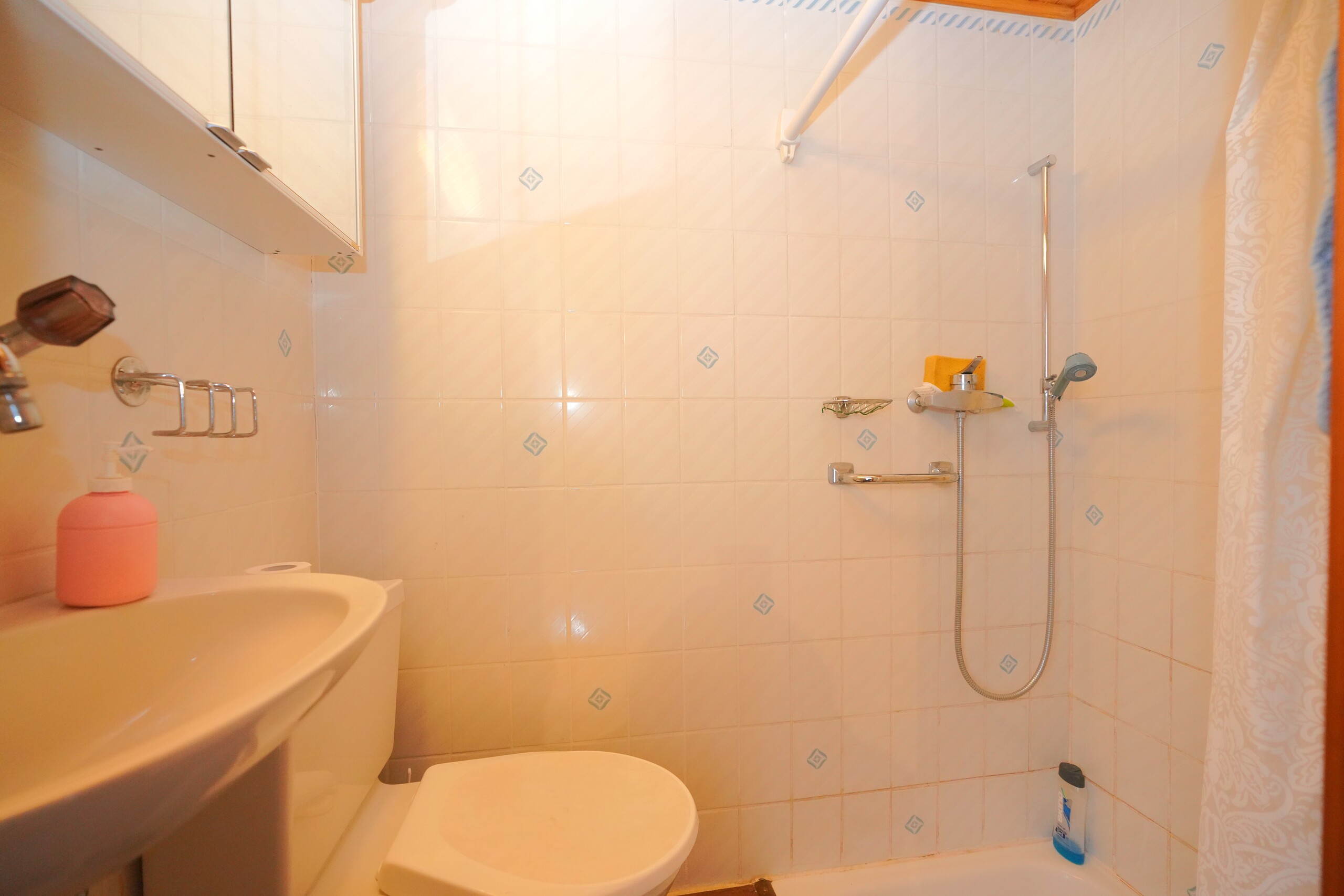 Salle de douche à l'étage Salle de douche à l'étage