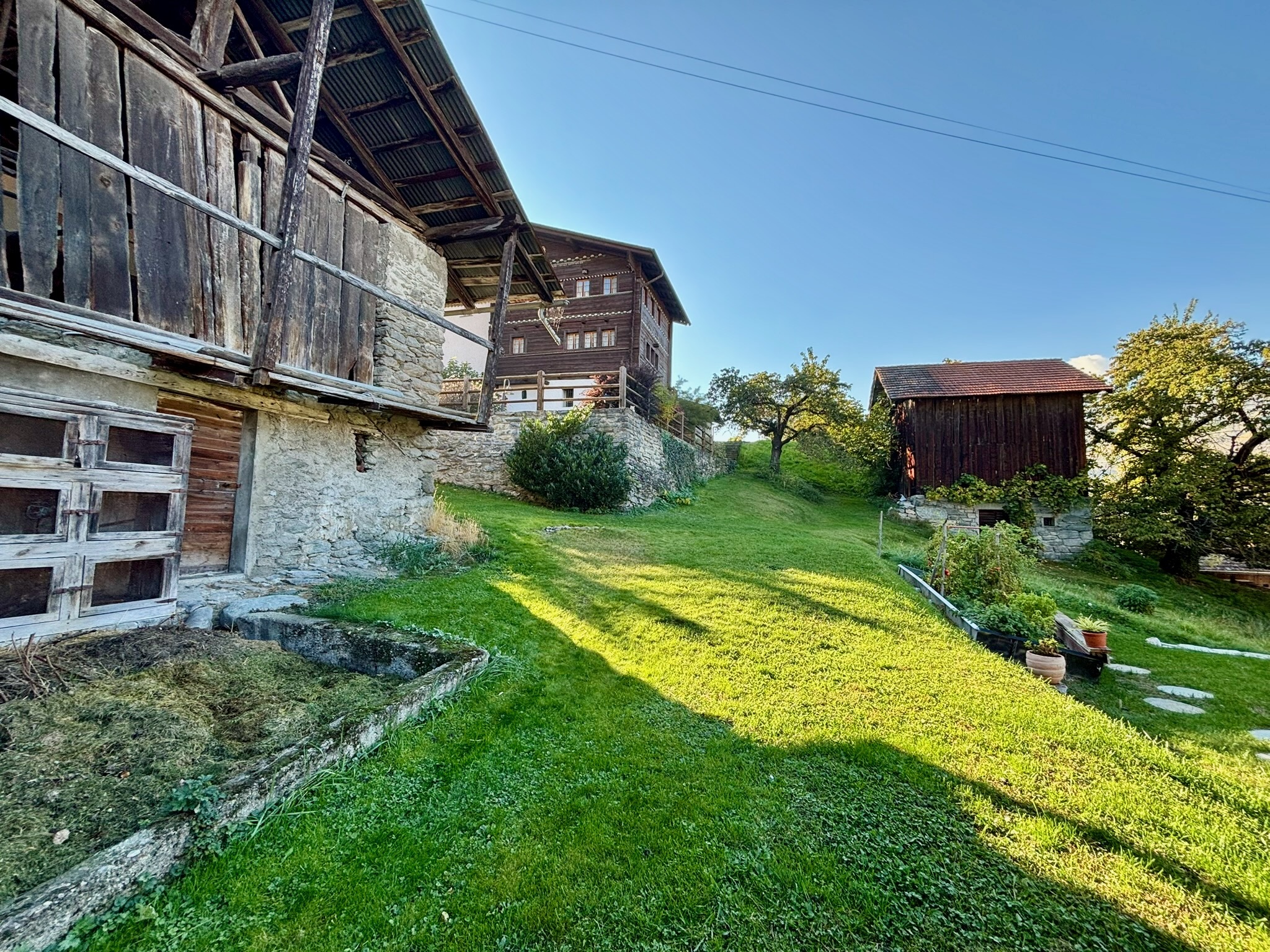 Exterior view 6