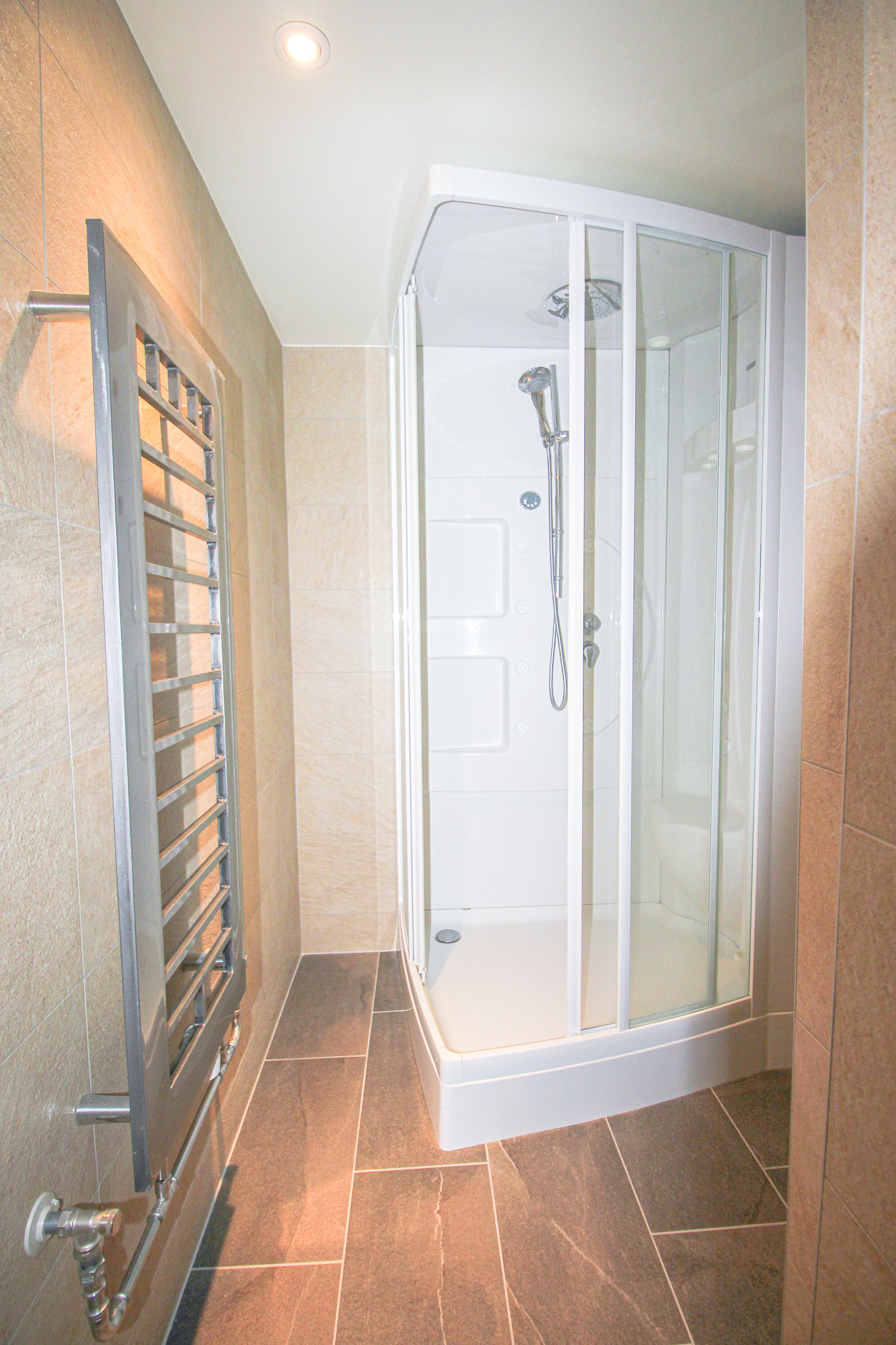 Salle de douche au 2ème niveau