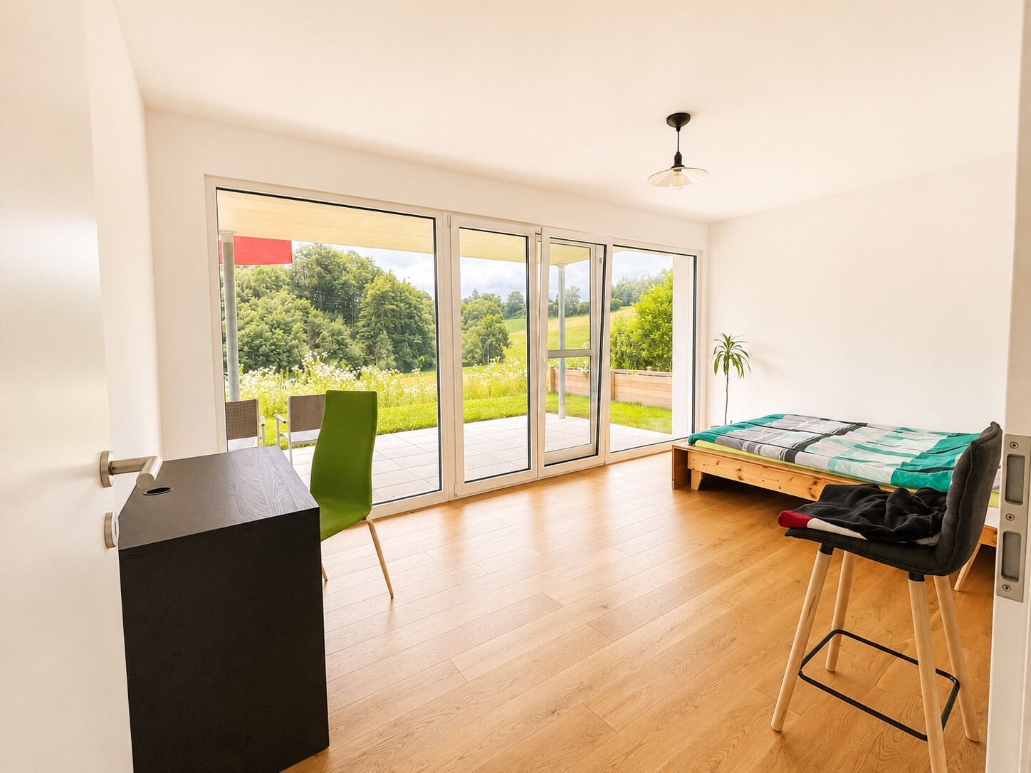 Photo 8