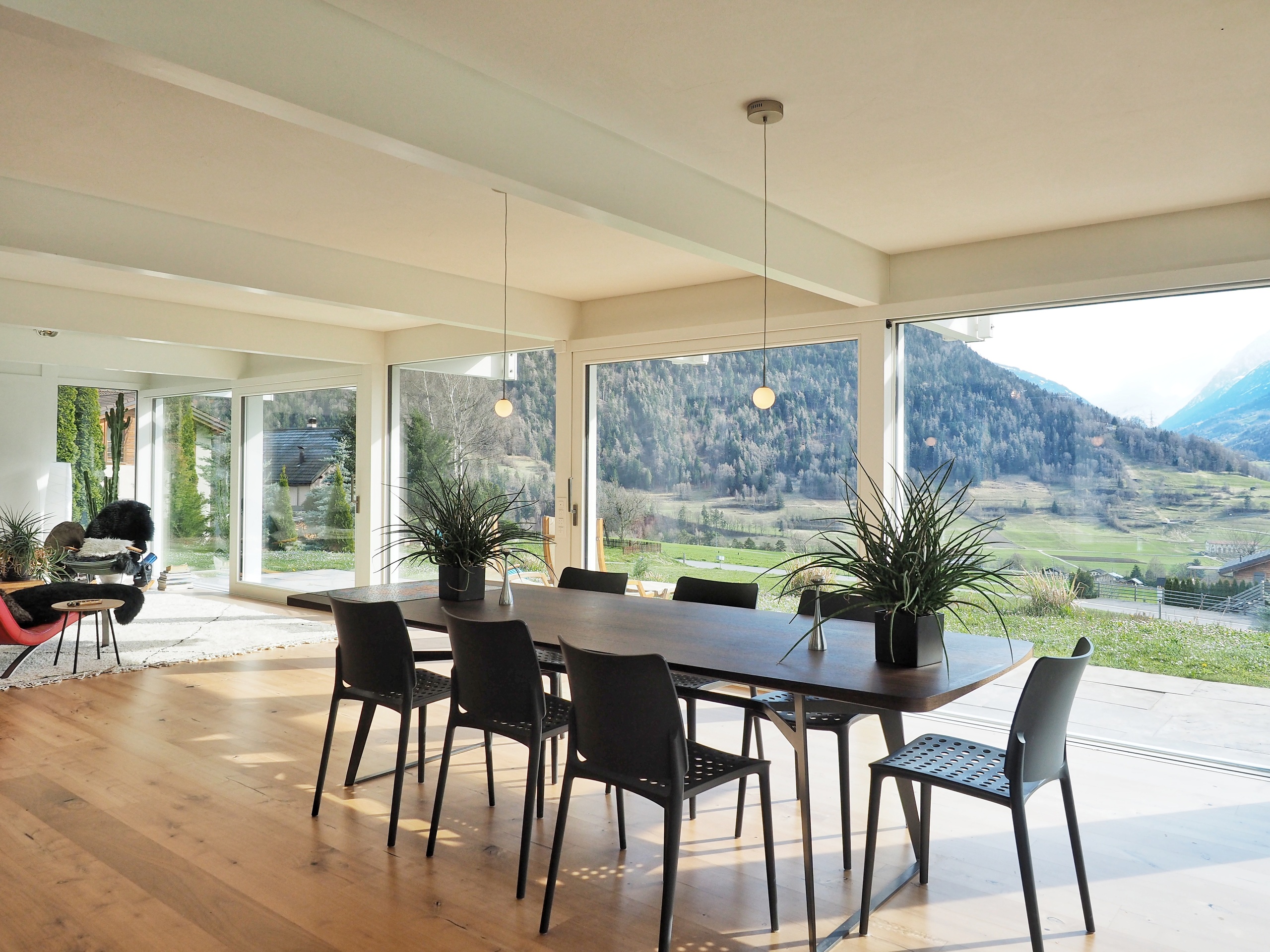 Interior view 10