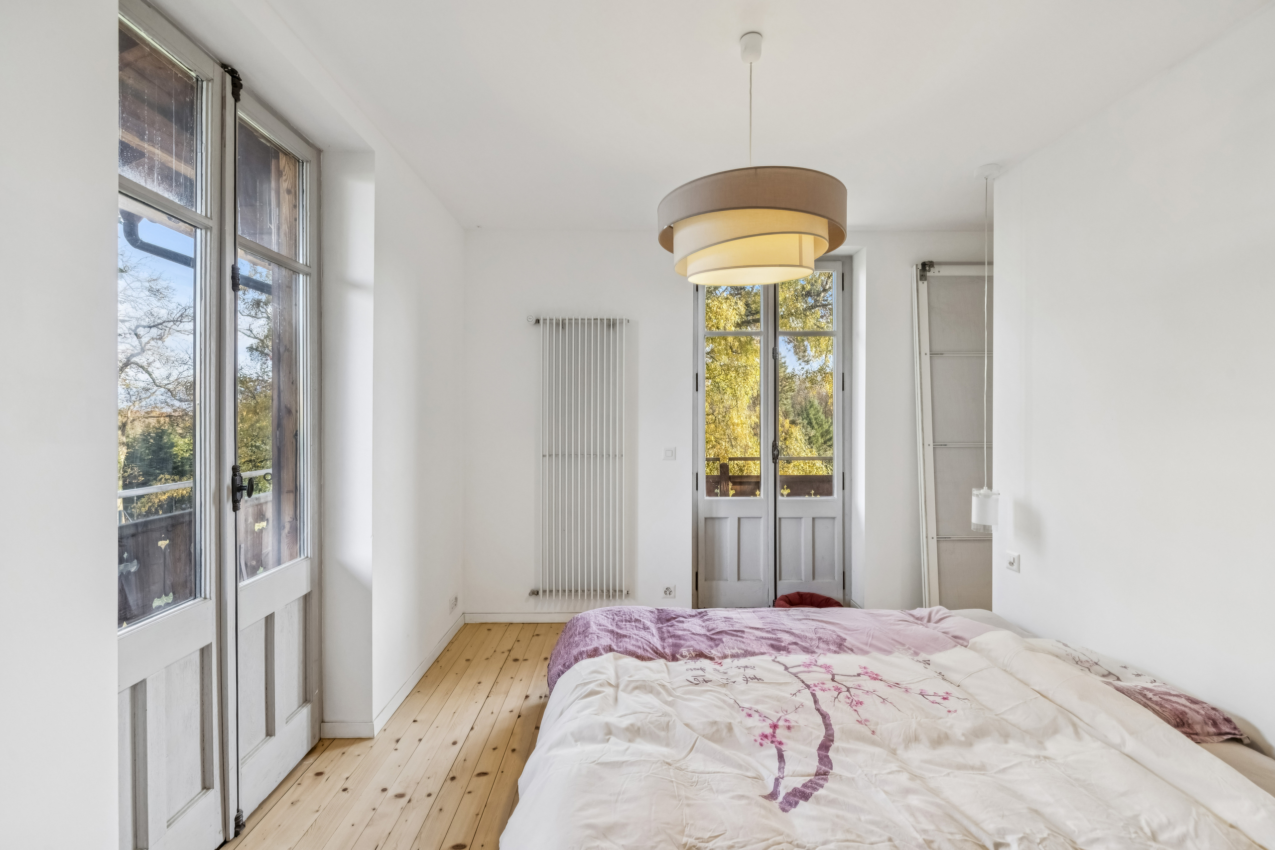 La suite parentale avec son dressing attenant et son accès au balcon