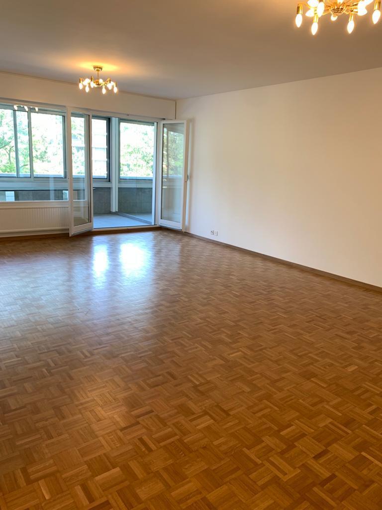 Interior view 10