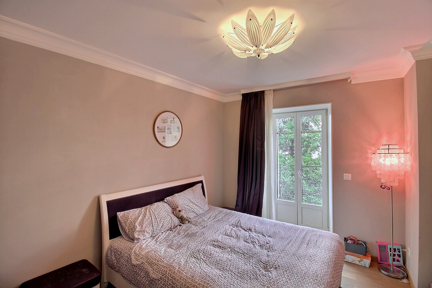 Interior view 6