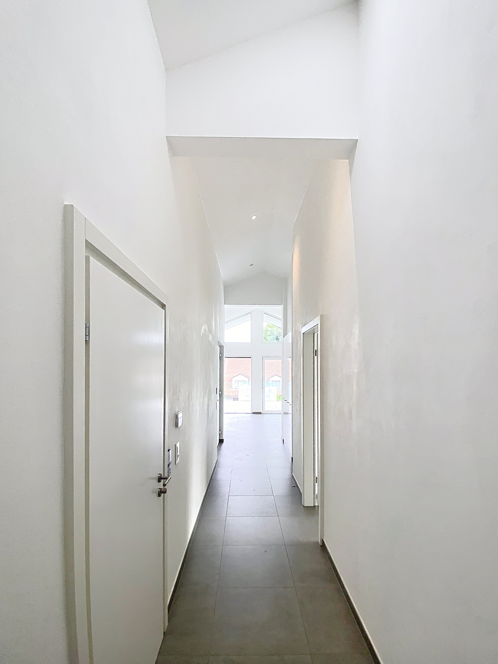 Hall orienté séjour