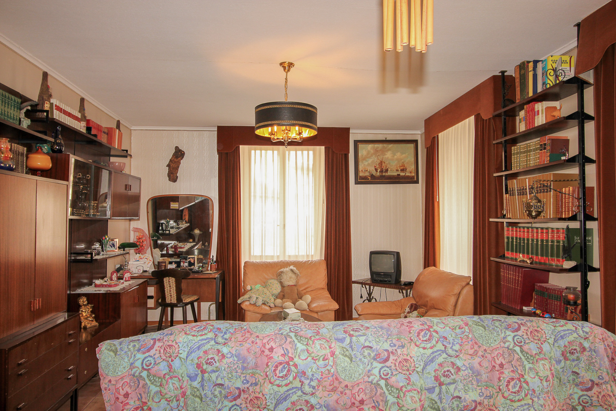 1er étage - pièce (possibilité de faire une chambre)