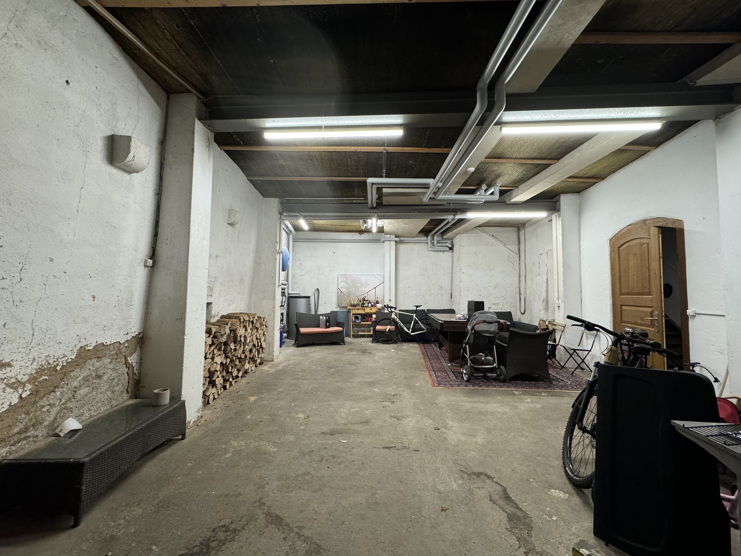 Interior view 24