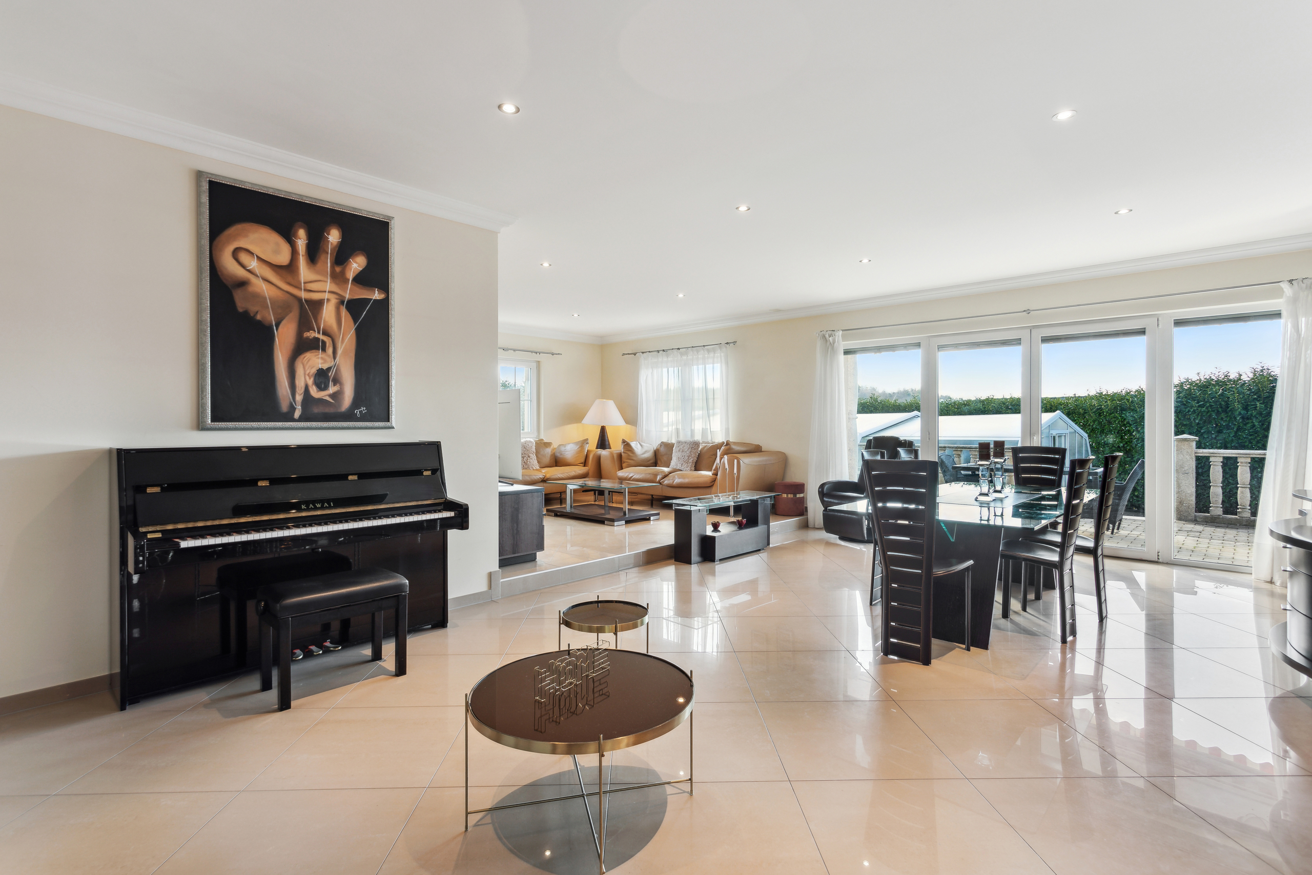 Salle à manger avec accès terrasse 