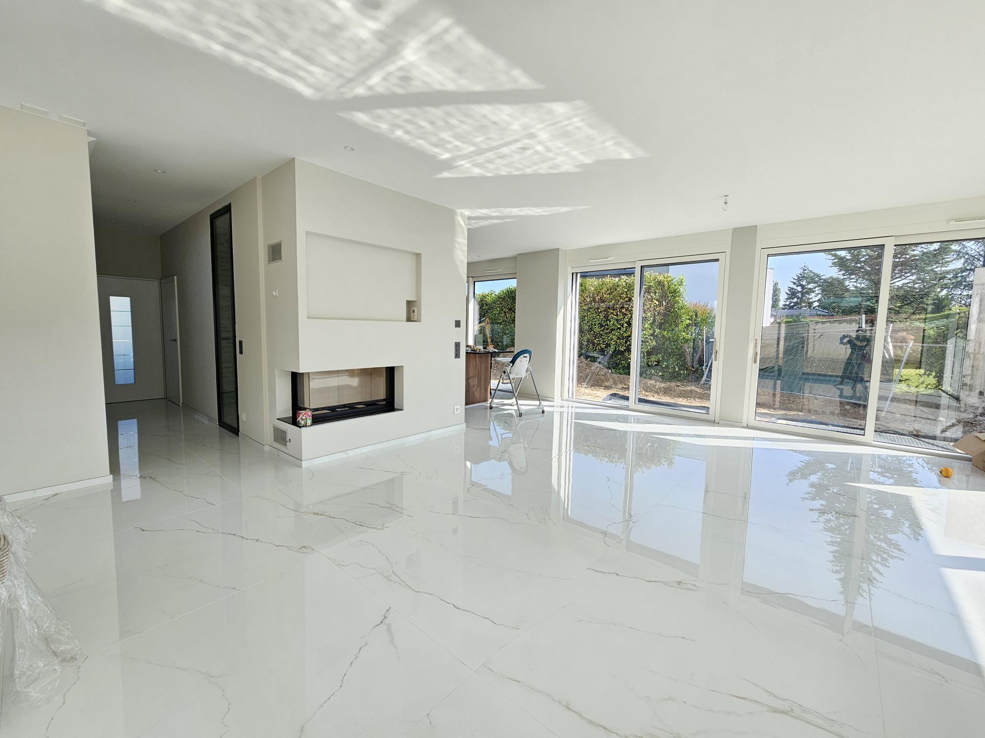 Interior view 7