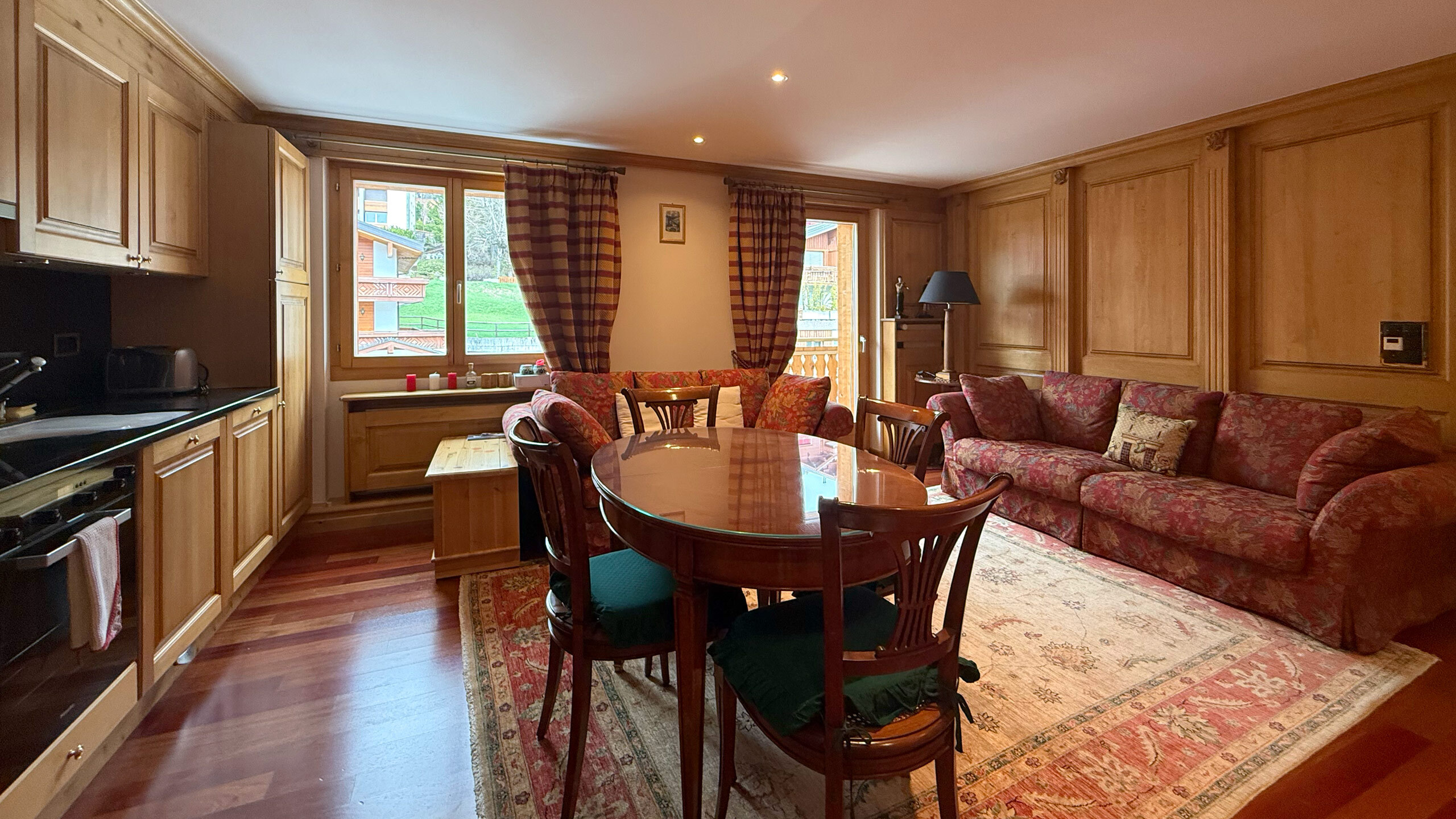 Cuisine, salle à manger et séjour (1ère vue)